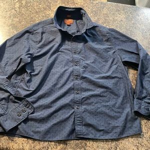Red Ale Large button down